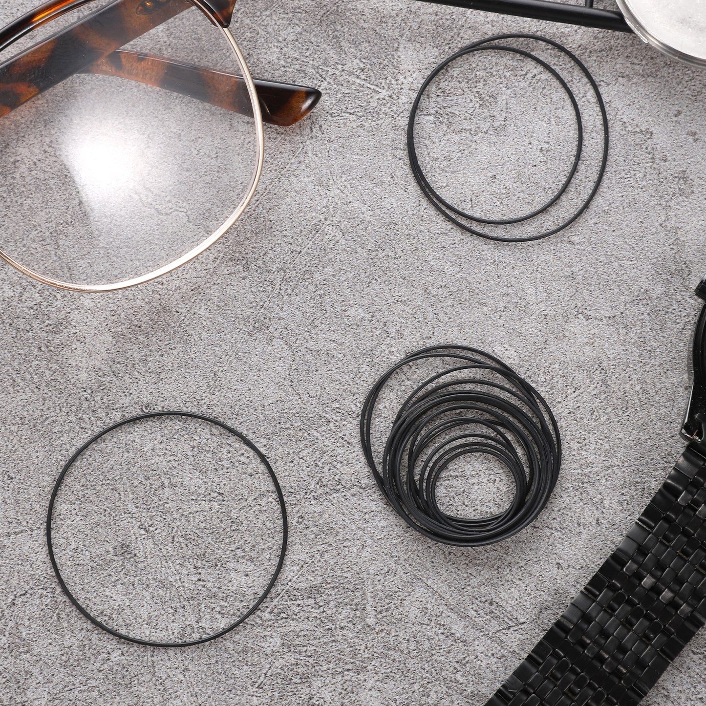 Gtziqa O Ring Watch Gasket, 28 Pcs 0.6mm Waterproof Rubber Watchs Seal Washers Watch Repair Tools for Watchs Back Cover