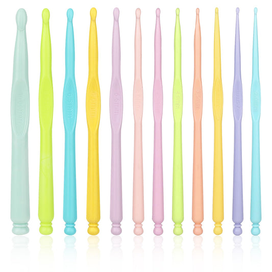 12 Pcs Plastic Crochet Hooks (2.0-10.0 mm) Knitting Needles Set Different Sizes Ergonomic Handle Crochet Craft Yarn Weaving Tools for Hat Gloves Scarf Knitting