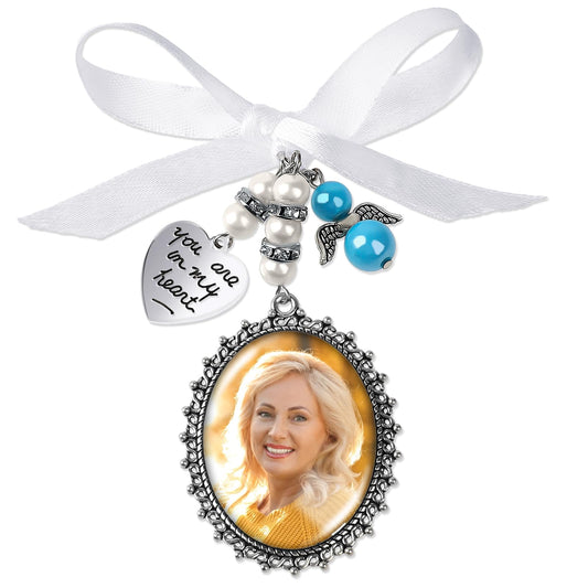 KALIONE Wedding Bouquet Photo Charms Bouquet Memorial Charm Bridal Bouquet Heart Shaped Pendent Pearl Bow Lacy Oval Photo Charms for Wedding Memory