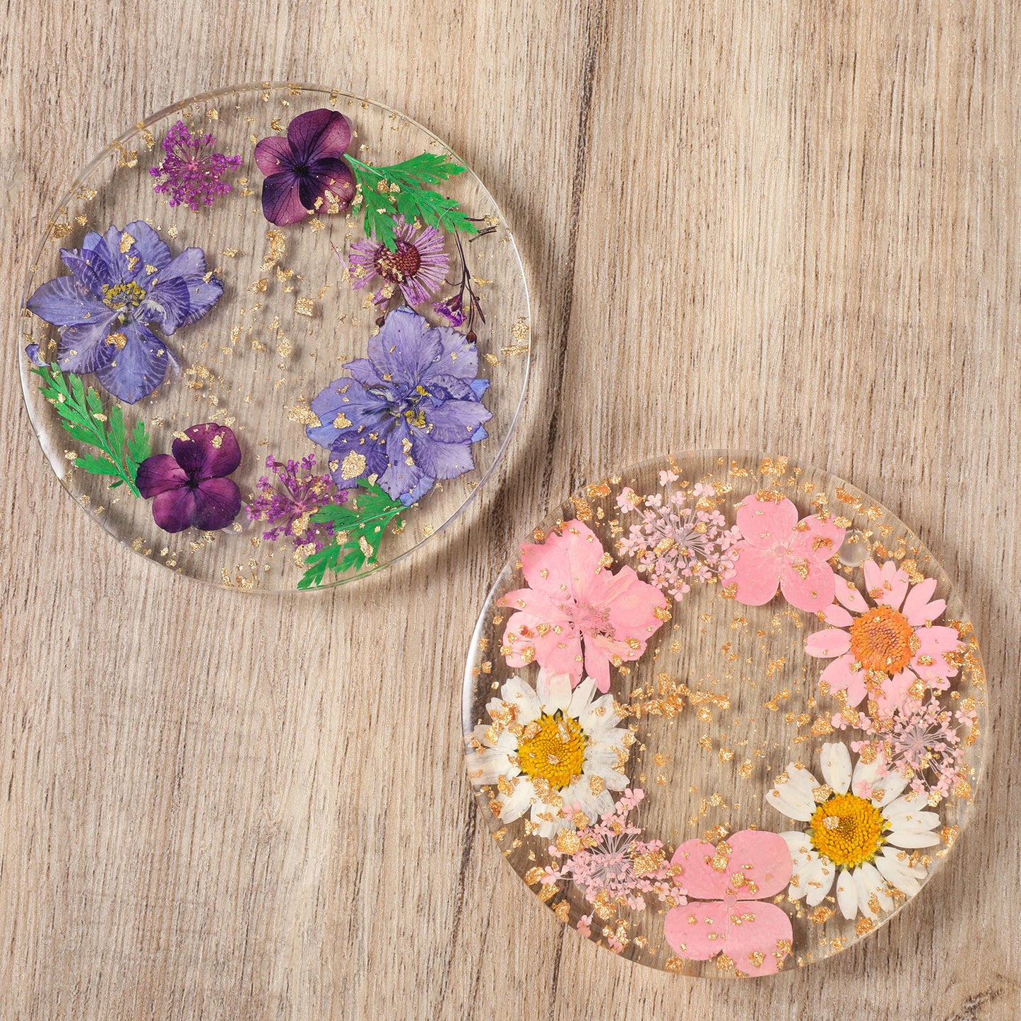 2 Pcs Flower Coasters, 8.6cm/3.4Inch Resin Floral Coasters Non-Slip Cute Pressed Flower Coaster for Drinks Wooden Desks Coffee Table Kitchen Bar Mugs